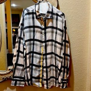 Men's Bugatchi Dress Shirt. Size XL.